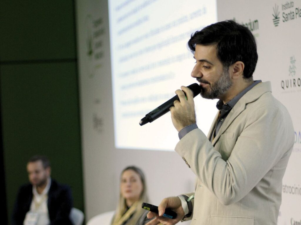 Anvisa revisa regras para fitoterápicos, mas mantém restrições à cannabis