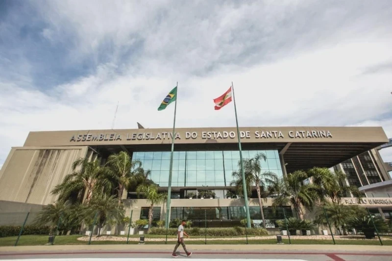 Cannabis medicinal: lei que dá acesso gratuito a medicamentos passa a valer no fim de março