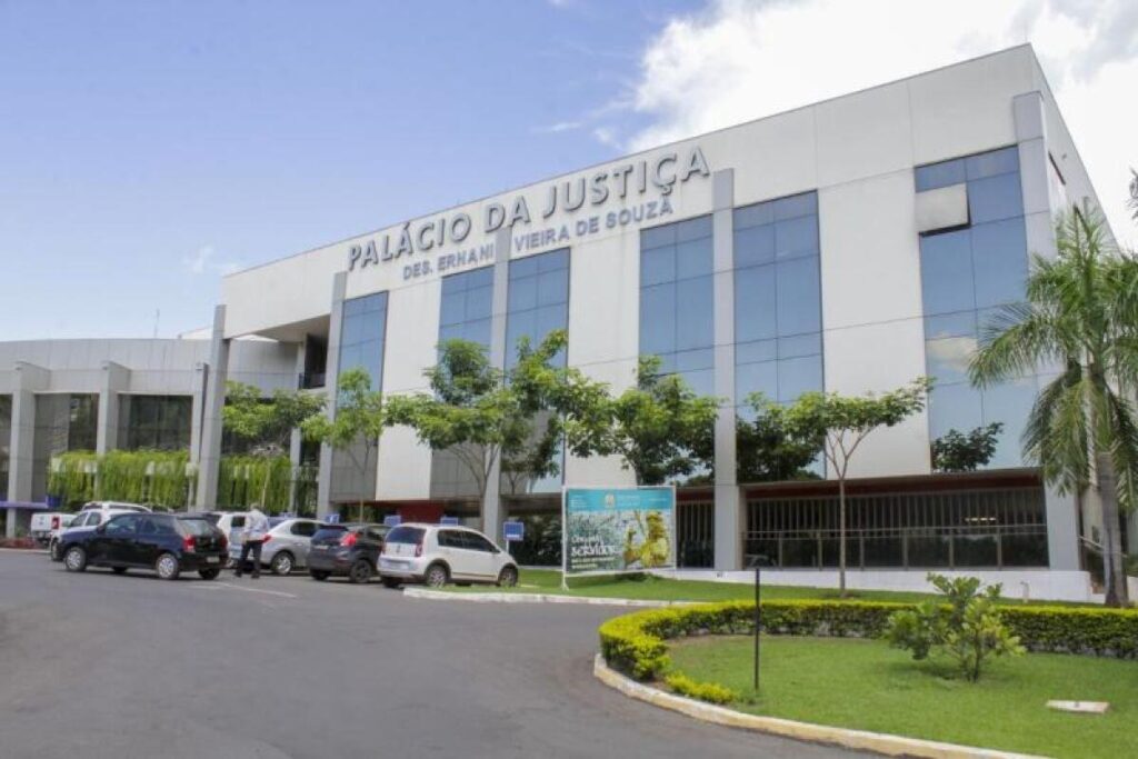 Folha do Estado | Justiça manda plano de saúde fornecer remédio à base de canabidiol para criança autista