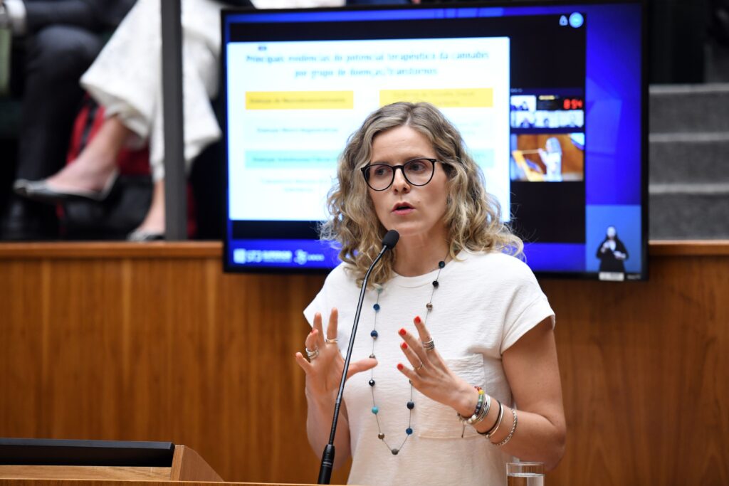 Ministério da Saúde trabalha para regulamentar o cultivo de cannabis e a a distribuição pelo SUS