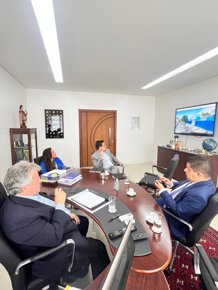 Prefeitura de Senhor do Bonfim busca parceria em Brasília para firmar convênio para a implantação de mais uma creche no município