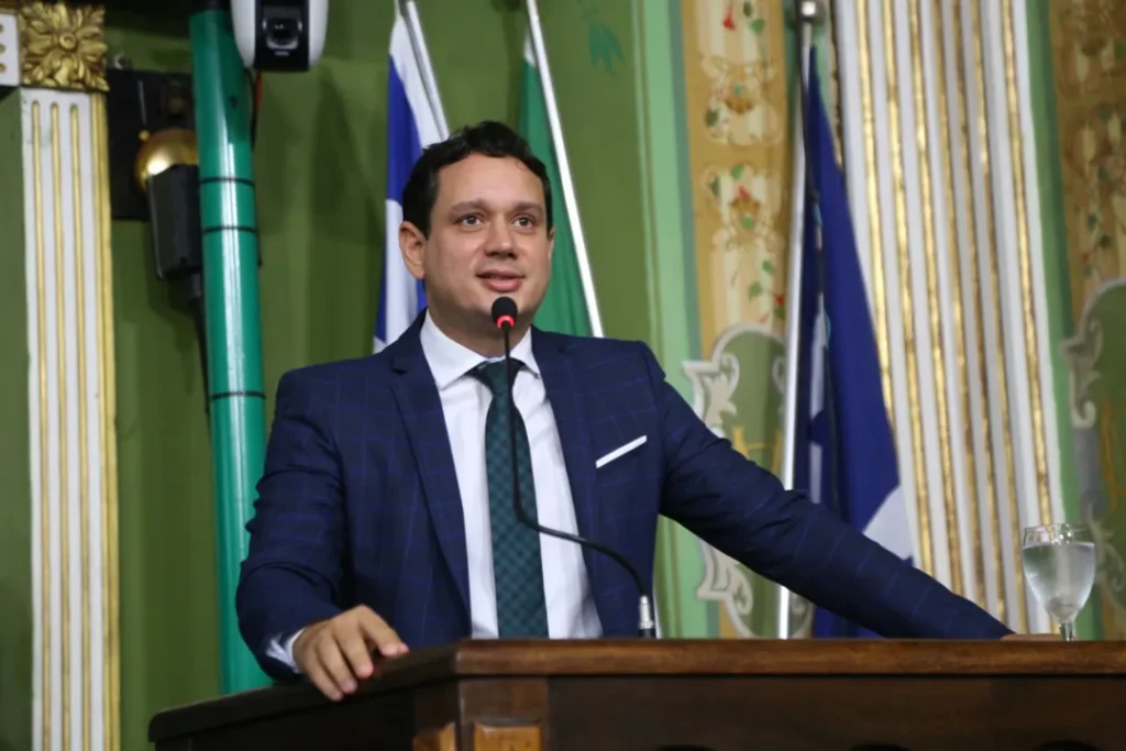 Vereador André Fraga cobra a implementação da lei que autoriza distribuição de cannabis medicinal em Salvador