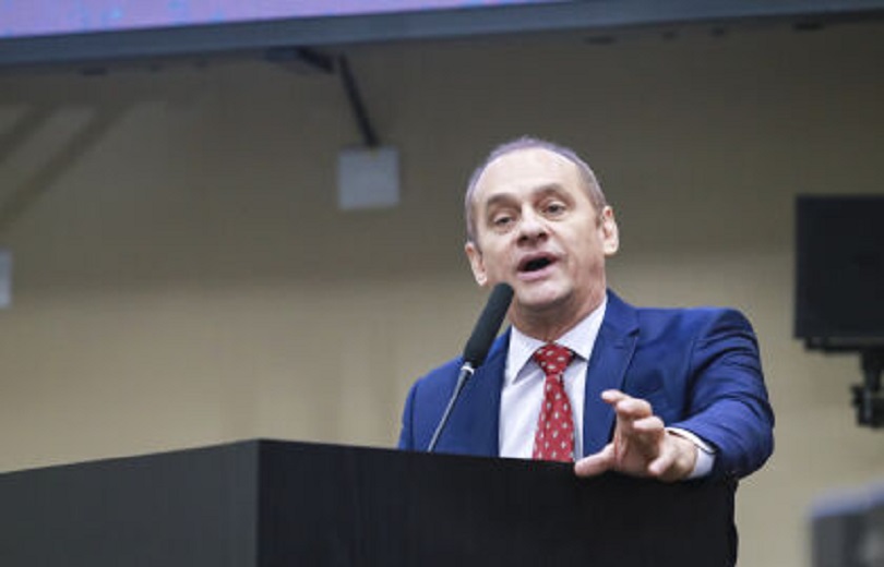 Deputado critica burocracia na liberação do canabidiol pelo SUS