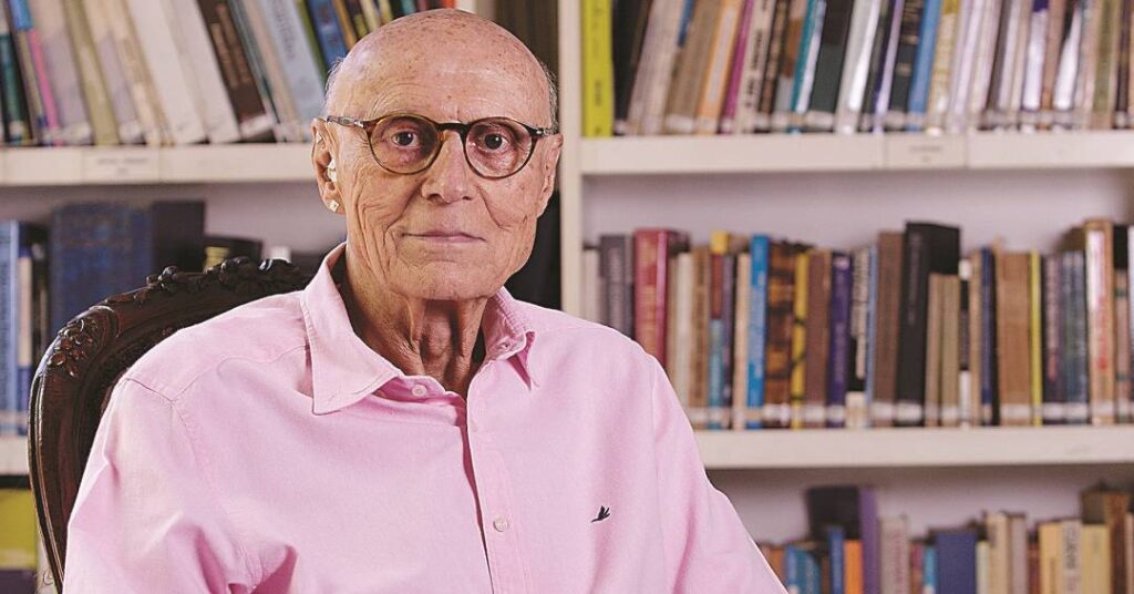 Eduardo Suplicy protocola projeto para c...
