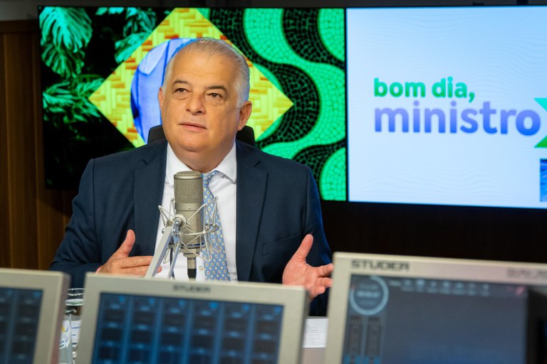 Márcio França é o sexto ministro mais bem avaliado do governo