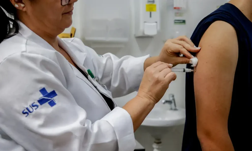 Anvisa aprova vacina contra chikungunya do Butantan