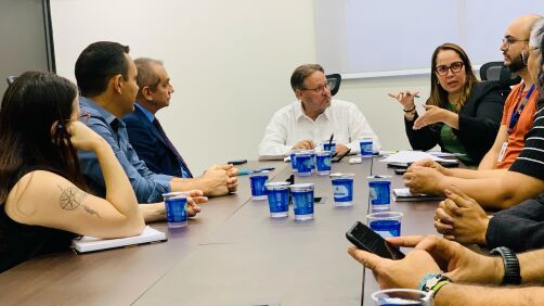 Após reunião com Wilson Santos, SES vai reavaliar o acesso ao canabidiol