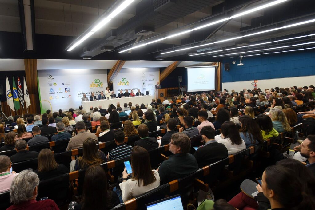Evento na Unicamp debate revisão da RDC 327/2019 da Anvisa sobre cannabis medicinal