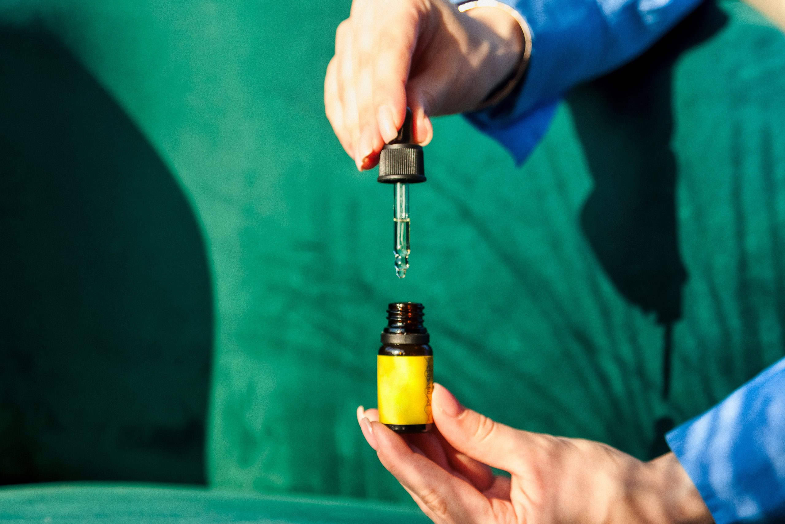 Universidades buscam voluntários para estudos com cannabis  