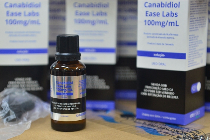 Distribuição de canabidiol pelo SUS em SC terá orçamento de R$ 3 milhões