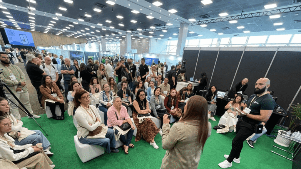 Manhã de sábado intensa no último dia do Congresso e Medical Cannabis Fair em SP