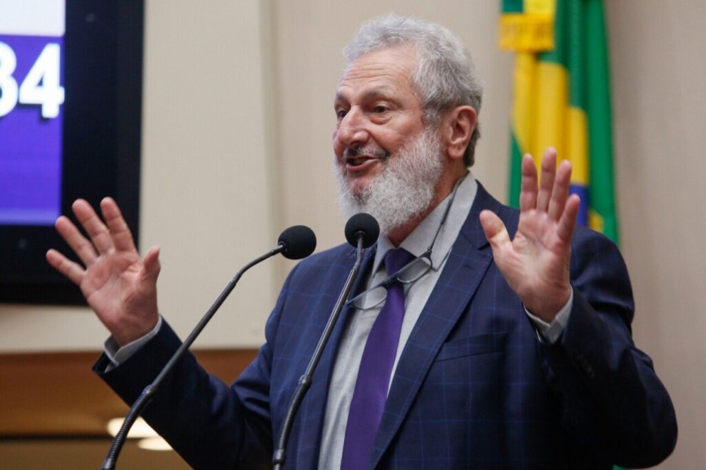 Pelo Estado - Regulamentação da lei do canabidiol é alvo de críticas