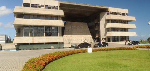 Assembleia promulga lei que garante medicamentos à base de cannabis 