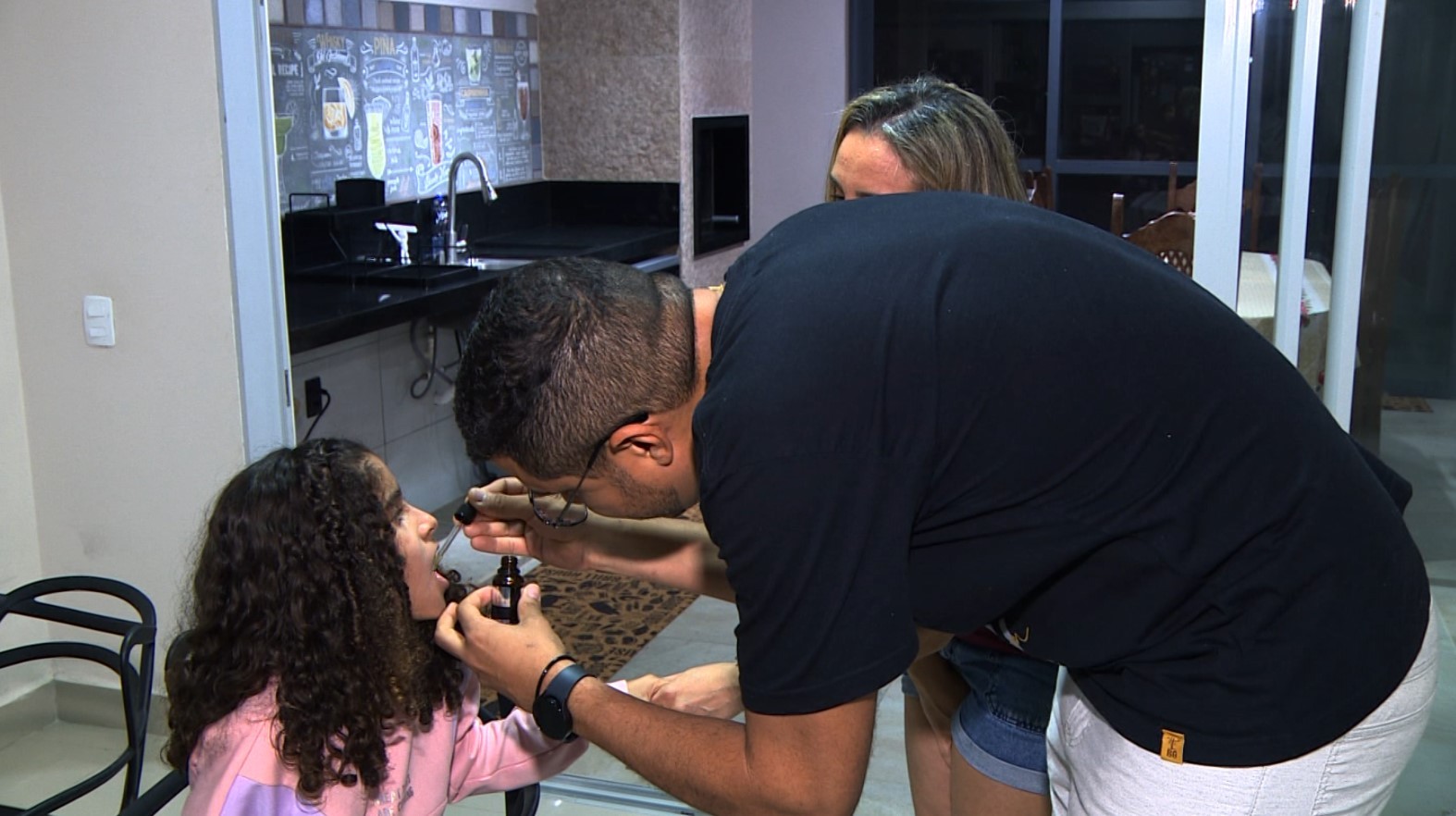 Família comemora 1 ano de canabidiol gratuito pelo SUS para criança com esclerose tuberosa: 'A gente não abre mão' | Campinas e Região
