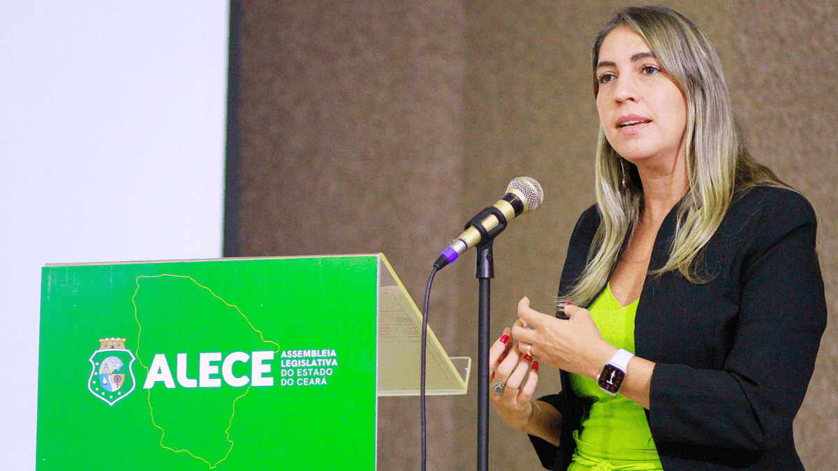 deputada do CE defende cannabis no SUS e enfrenta ataques