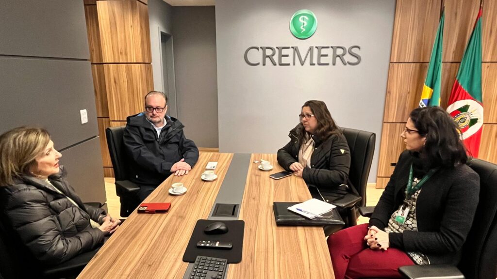 Vereadora de Porto Alegre consulta Cremers sobre uso de canabidiol em tratamento para pessoas com autismo